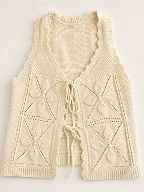 Willow & Wind Cream Floral Knit Tie-Front Vest Size M